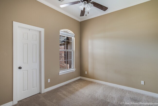 Foto del edificio - 2360 Tallgrass Cir