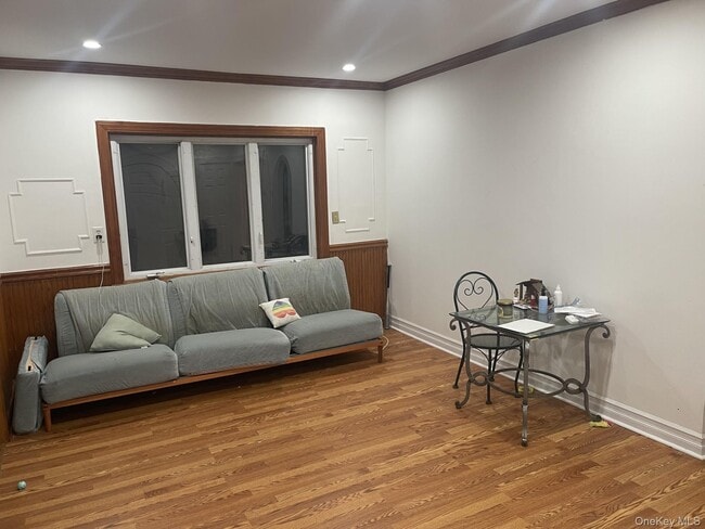 Building Photo - 103 E St Marks Pl