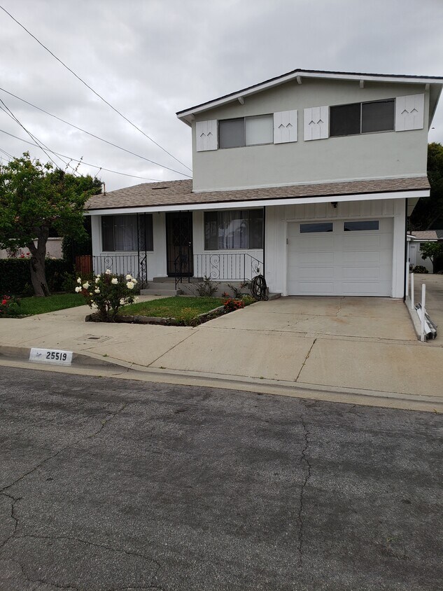 Foto principal - 25519 Alliene Ave