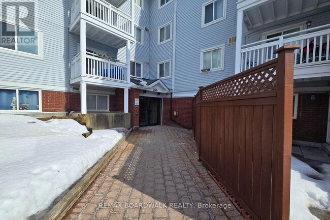 Building Photo - 266 Lorry Greenberg Dr