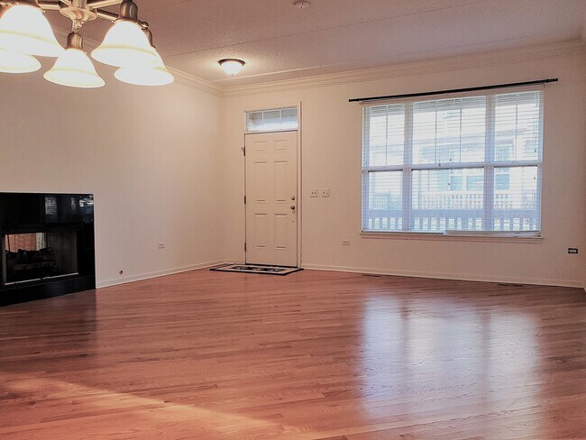 Foto del edificio - 1914 Crenshaw Cir