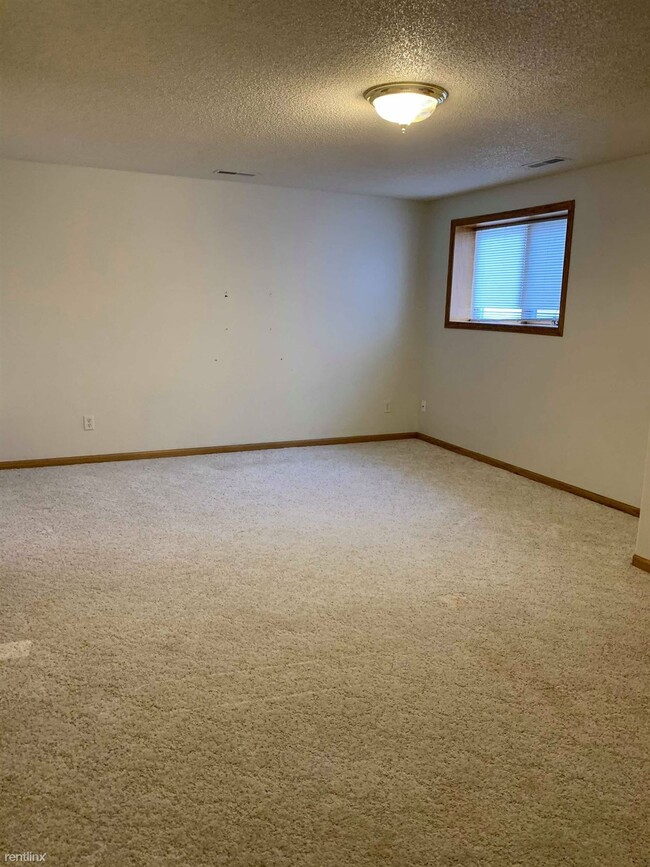 Building Photo - 3 br, 2 bath Townhome - 4010 Lockport St