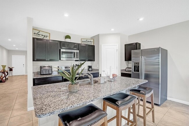 Foto del edificio - 712 Pomegranate Pl