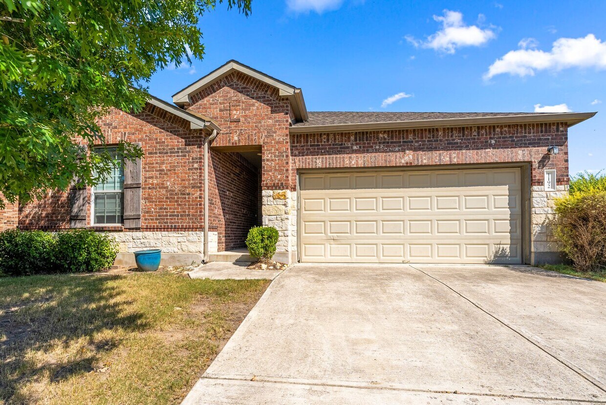 Primary Photo - Beautiful 3 bedroom, 2 bathroom home in Bu...