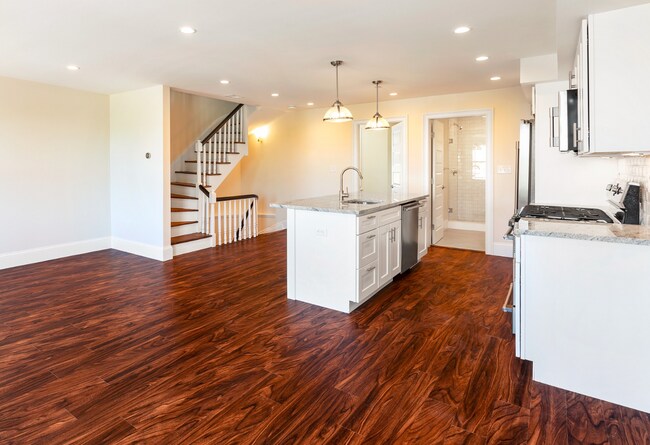 Building Photo - 1902 Washington St