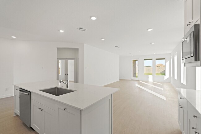 Building Photo - 31714 Blossom Ln