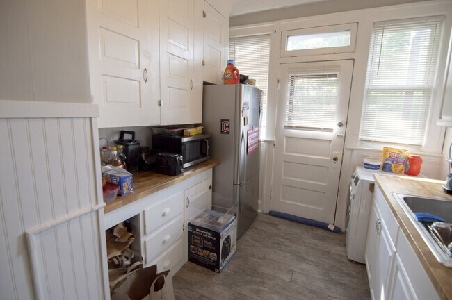 Foto del edificio - 1285 W 114th St