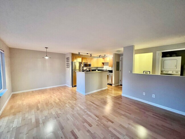Foto del edificio - Modern and Urban Condo for Rent in Fremont!