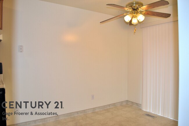 Building Photo - 350 E 4850 S