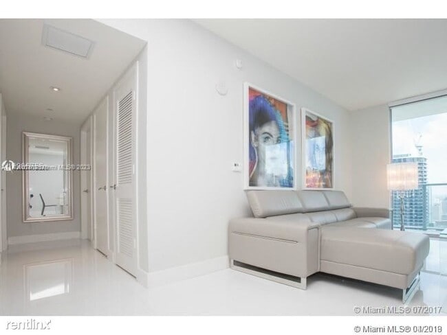 Building Photo - 2 br, 2 bath Condo - 1100 S Miami Ave  2 B...