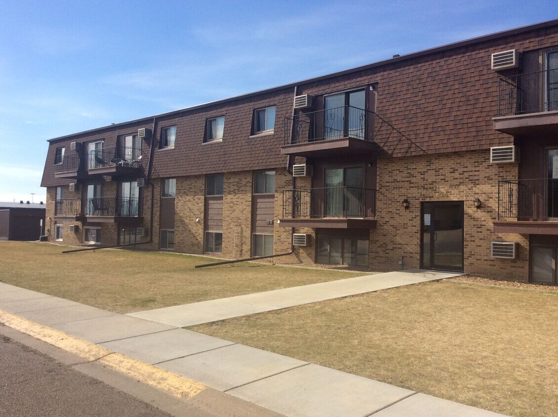Foto principal - 679 19th St W