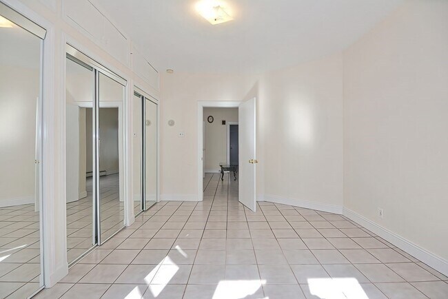 Building Photo - 144 Falcon St