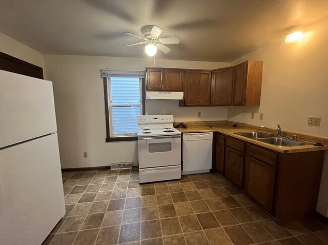 Foto del edificio - 411 W Doty St