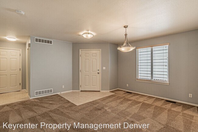 Foto del edificio - 2 br, 2 bath House - 10624 Steele St