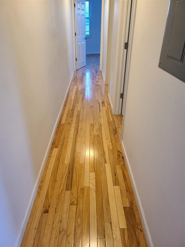 Foto del edificio - 437 Elm St