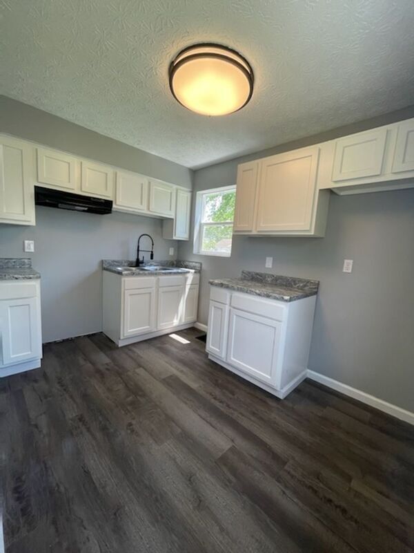 Foto del edificio - 2225 Suncrest Dr