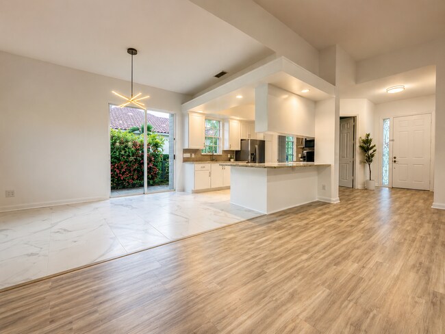 Foto del edificio - 7046 Fish Creek Ln