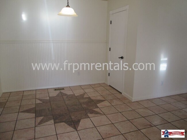 Foto del edificio - 3079 N Columbine Ave