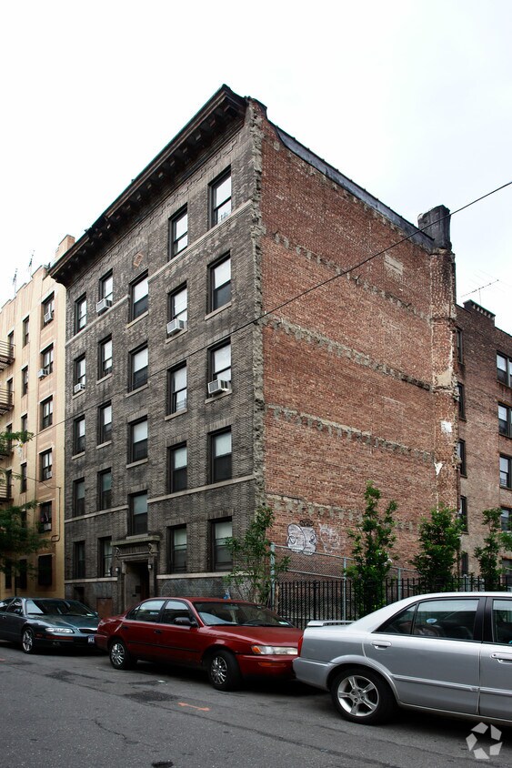 Primary Photo - 2335 Morris Ave
