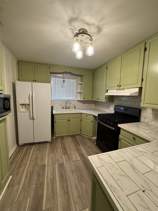 Building Photo - 5813 Starling Cir