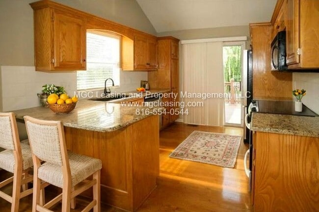 Foto del edificio - Kick Off the New Year with a Move-In Ready Gem in Oak Ridge Meadows in Lee's Summit!