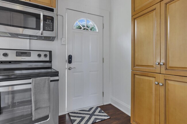 Foto del edificio - 82 Price Ave