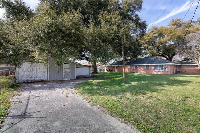 Foto del edificio - 9001 Friendship Rd