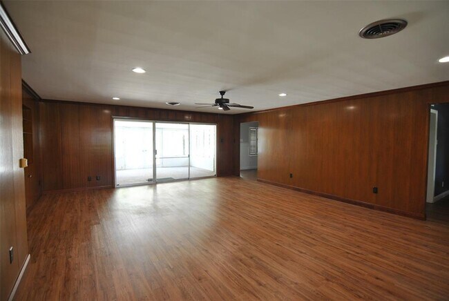 Foto del edificio - 3519 Latma Dr