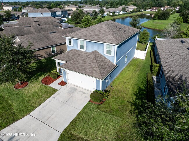 Foto del edificio - 8279 Meadow Walk Ln