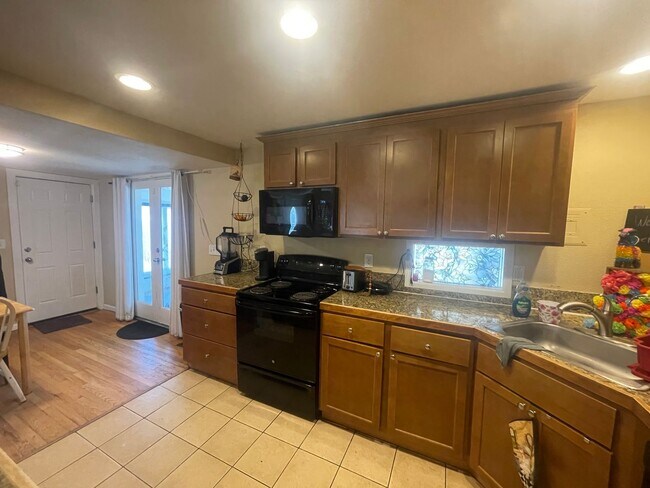 Foto del edificio - Charming 3 Bedroom Home in Aurora