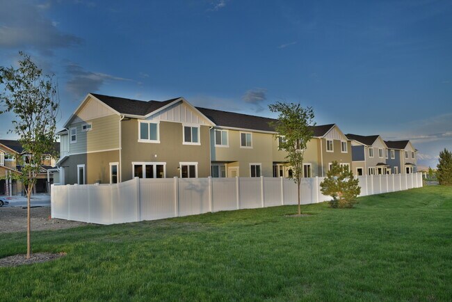 Building Photo - 12816 S Fairholme Cir