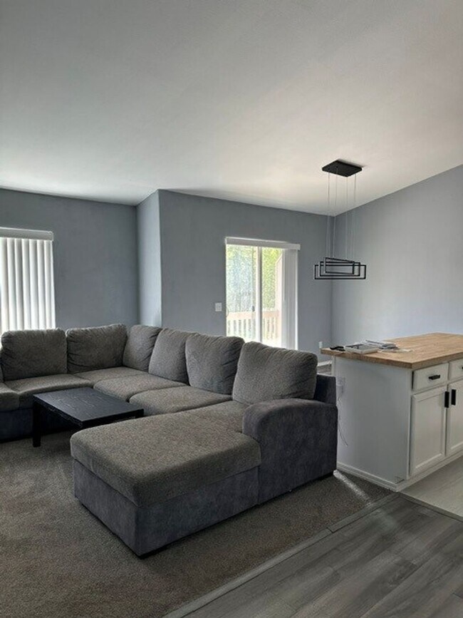 Foto del edificio - 3Bed, 2Bath Single Family Home in Beautiful Eagle River!!