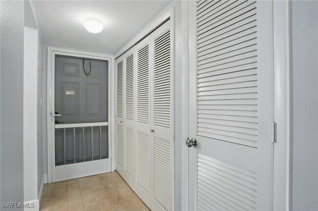 Foto del edificio - 170 Turtle Lake Ct