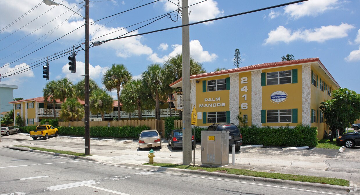 Palm Manors Apartments in Wilton Manors, FL