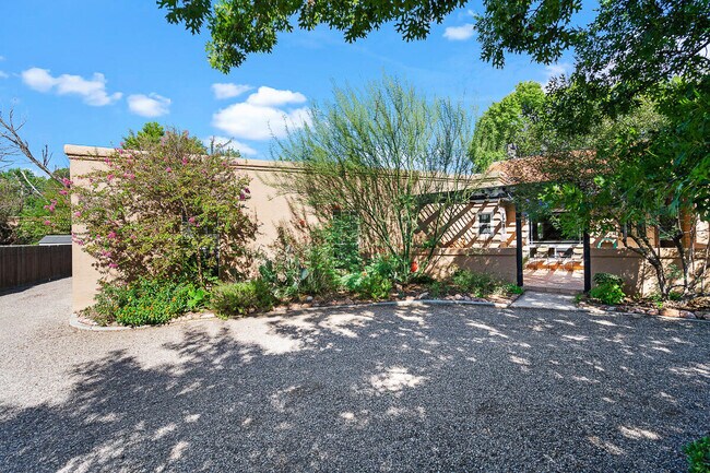 Foto del edificio - 5435 King Pl