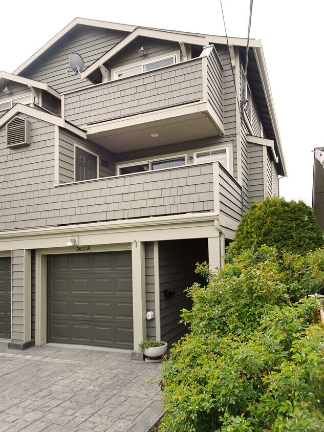 Primary Photo - 2621 Marine Ave SW