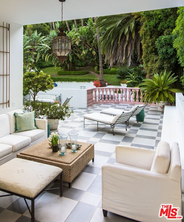 Foto principal - 1241 Stone Canyon Rd