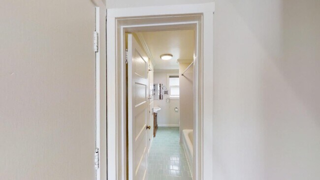 Building Photo - 22 Margrave Pl