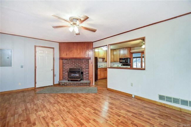 Building Photo - 231 Holmes Way