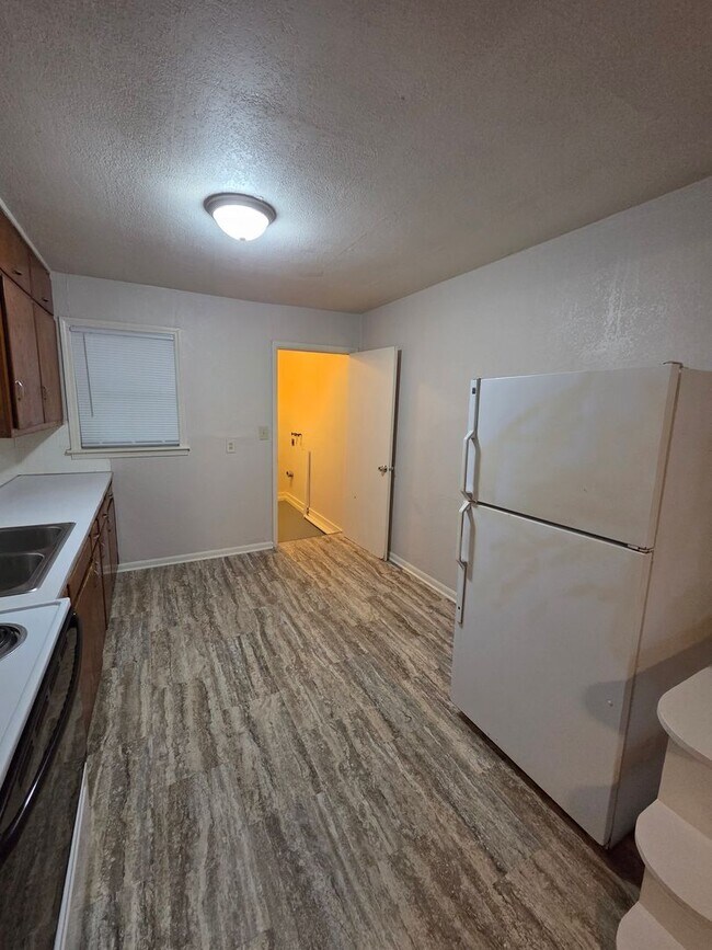 Building Photo - 2565 N Kansas St