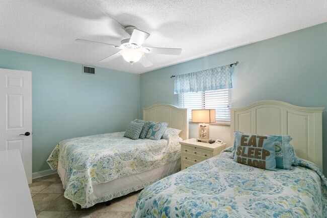 Foto del edificio - 15000 Gulf Blvd