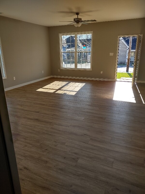 Foto del edificio - 227 E Oak St