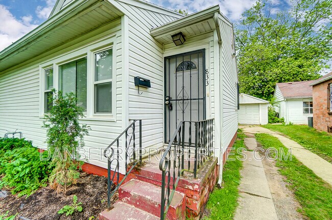 Foto del edificio - 833 Turner Ave