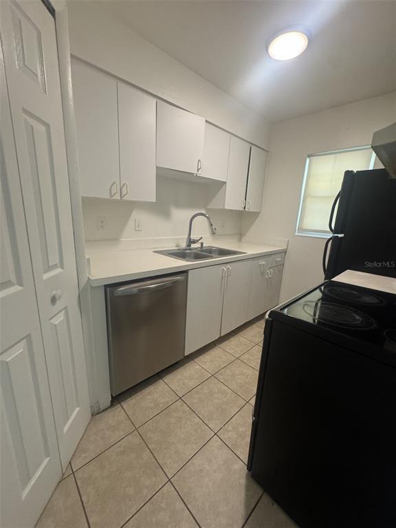 Building Photo - 828 Sky Lake Cir