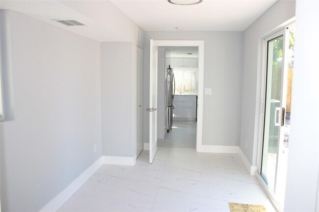 Foto del edificio - 522 SE 20th Ct