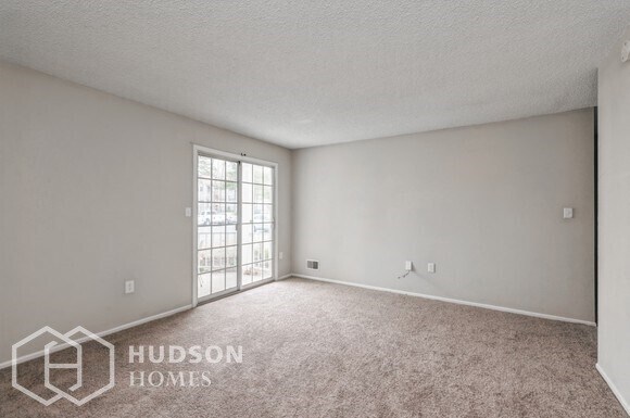 Building Photo - 19 Apache Ct