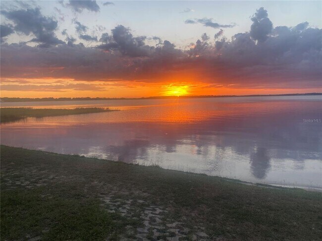 Foto del edificio - 100 Division St