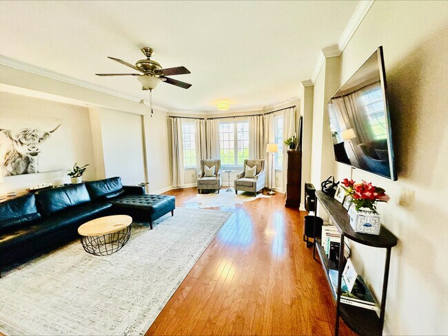 Foto del edificio - 300 W 5th St