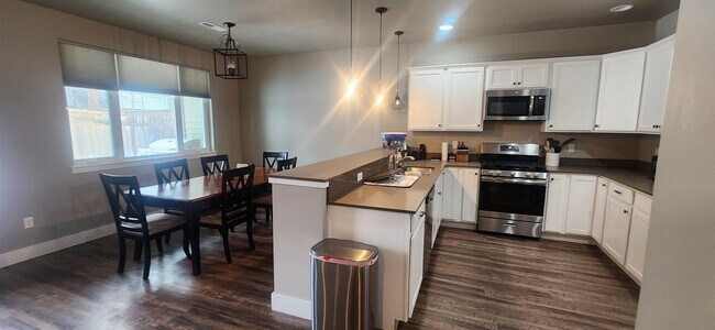 Foto del edificio - 2633 Park Creek Ave