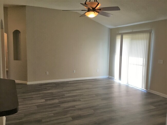 Building Photo - 861110 Worthington Dr